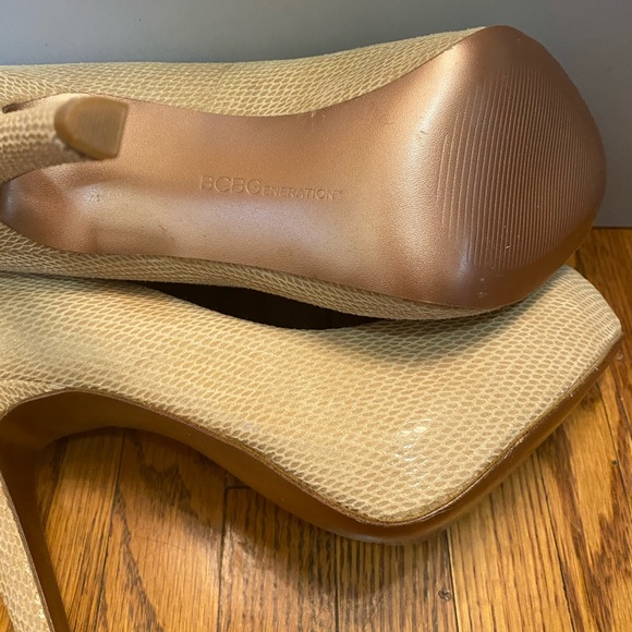 BCBG HIGH HEEL TAN SNAKE PRINT HEELS SIZE 8 - Picture 8 of 9
